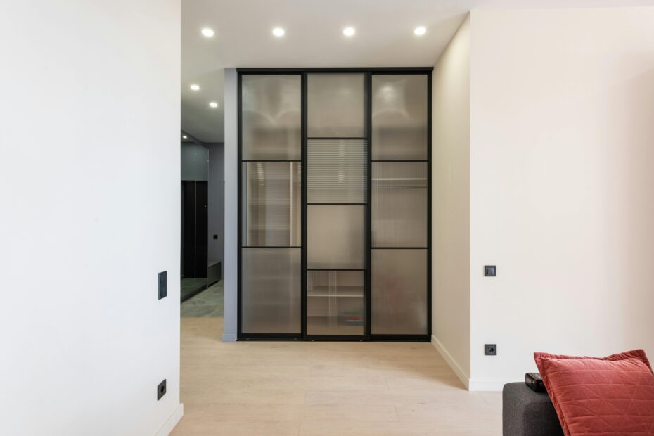 Modular Wardrobe-with-glass-walls